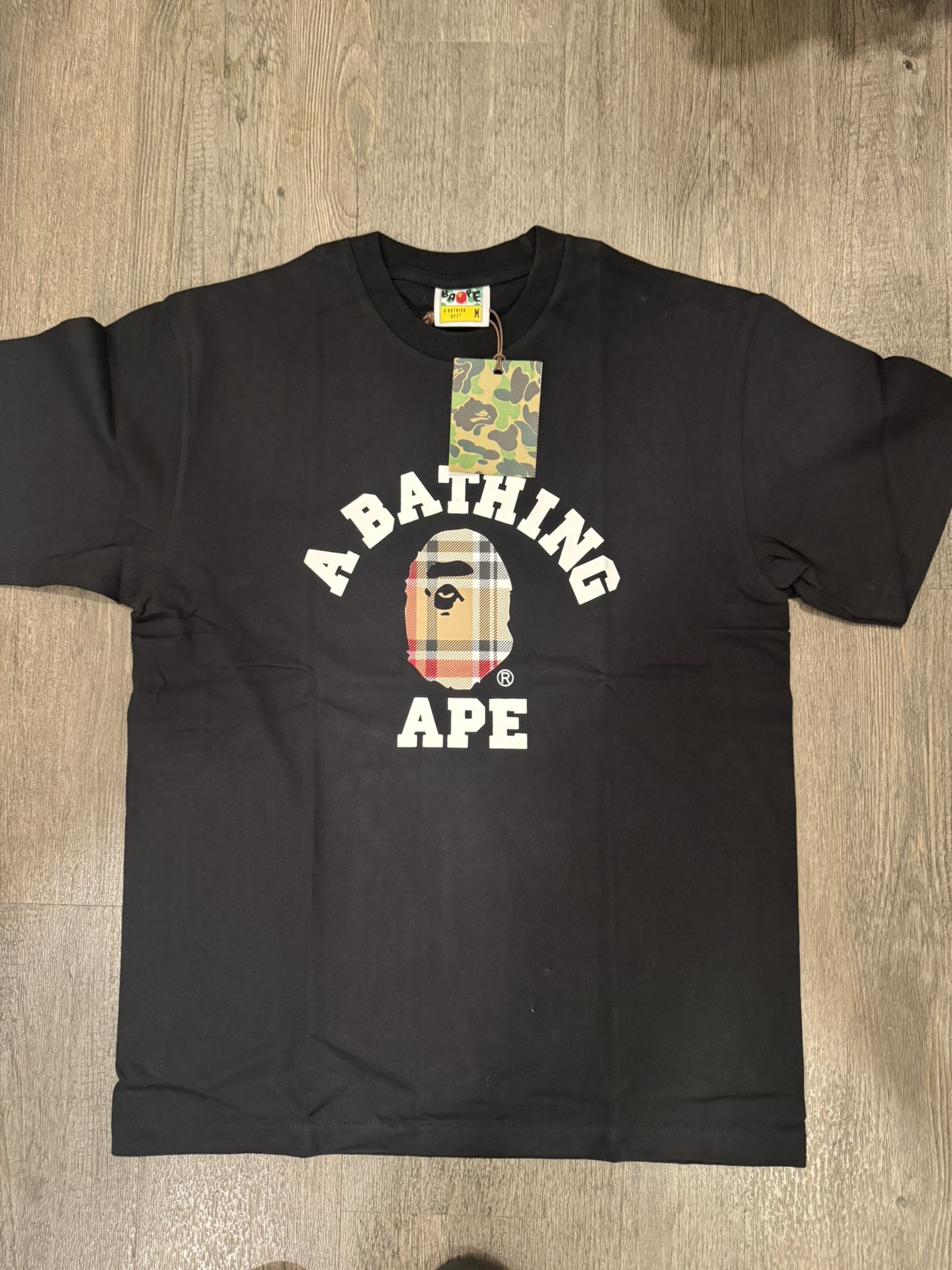 A Bathing ape Tee(M|L)