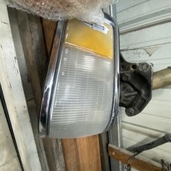 1990 Lincoln Right Headlight