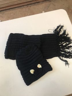 Beenie y Bufanda En color Negro y Blanco