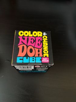 Needoh Color changing cube ( Blue)