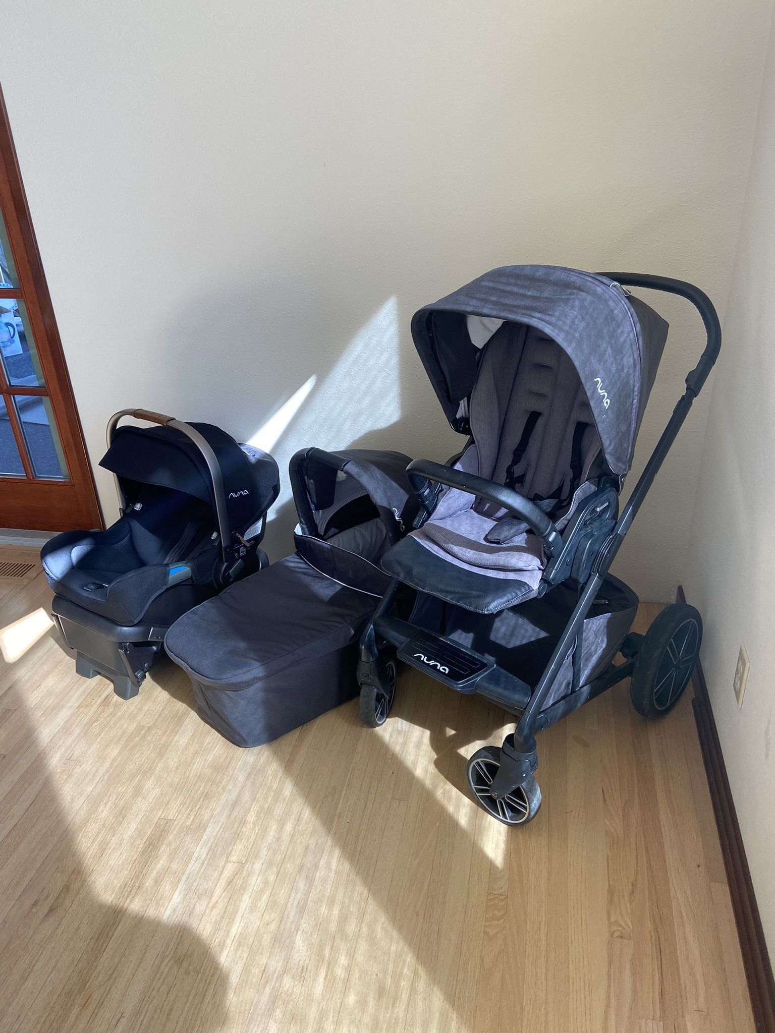 Nuna Mixx 2 Stroller With Car Seat And Bassinet With Stand