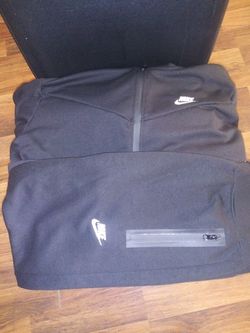 Sizes m l xl 2x 3x hmu $75 each