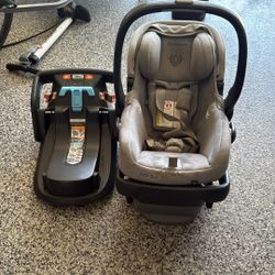 Uppababy Mesa V2 Carseat & 2 Bases