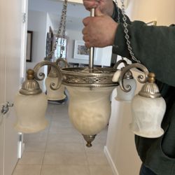 Beautiful 5 Light Chandelier / Hanging light - Good for high ceiling