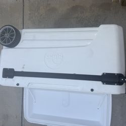 Igloo Sunset Glide 110qt Cooler 