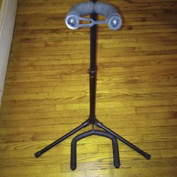 WJM GUITAR STAND VERY GOOD CONDITION $10 CASH