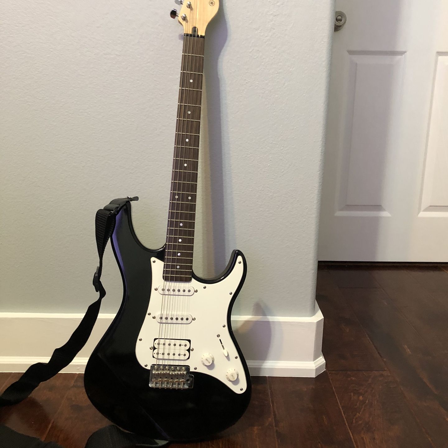 Yamaha EG- 112 Electric Guitar (Black) Includes Extra Strings, Guitar auto tuner, and Guitar Bag