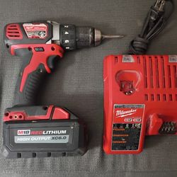 Milwaukee Drill With 6ah Battery And Charger