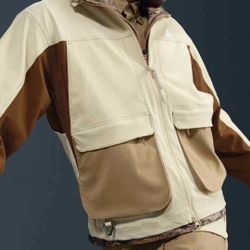 BRAND NEW Nike ACG "Smith Summit"
Men's UV Jacket - Retail $225