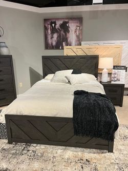 Charmingly Design, Charcoal finish queen Bedroom Set