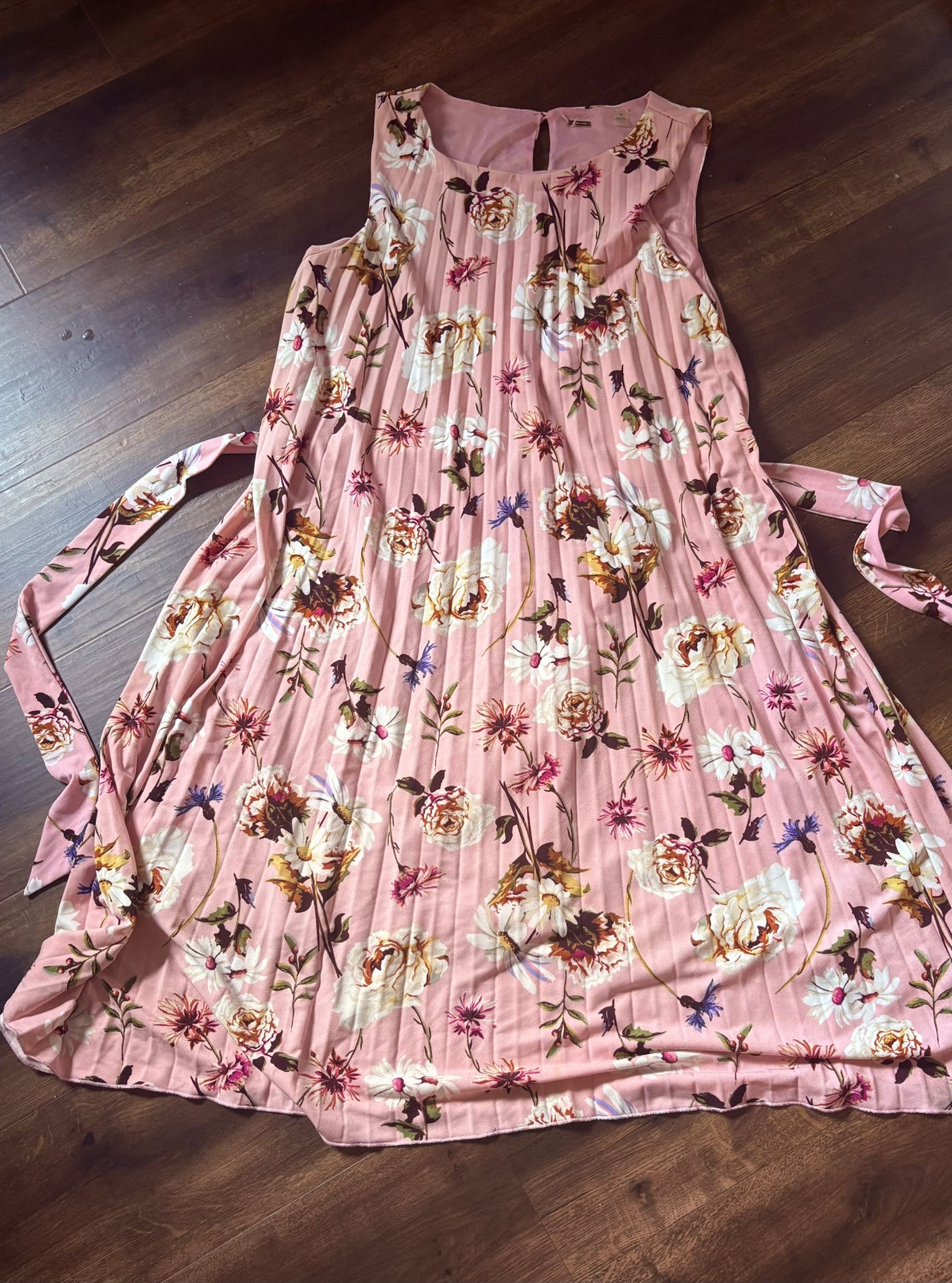 Pink Sleeveless Sundress with Scoop Neck for Casual Wear