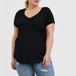 Torrid Classic Fit V-Neck Tee (Black)
