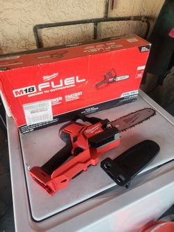 Milwaukee
M18 FUEL 8 in. 18V Lithium-Ion Brushless Electric Battery Chainsaw HATCHET Pruning Saw