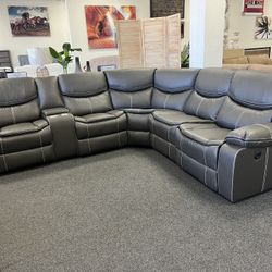 Power Reclining Sectional 