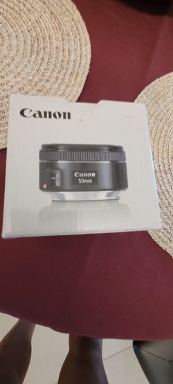 Canon 50mm 1.8 lens