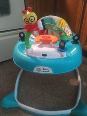 Baby Einstein Walker! Plays music w/lights! 