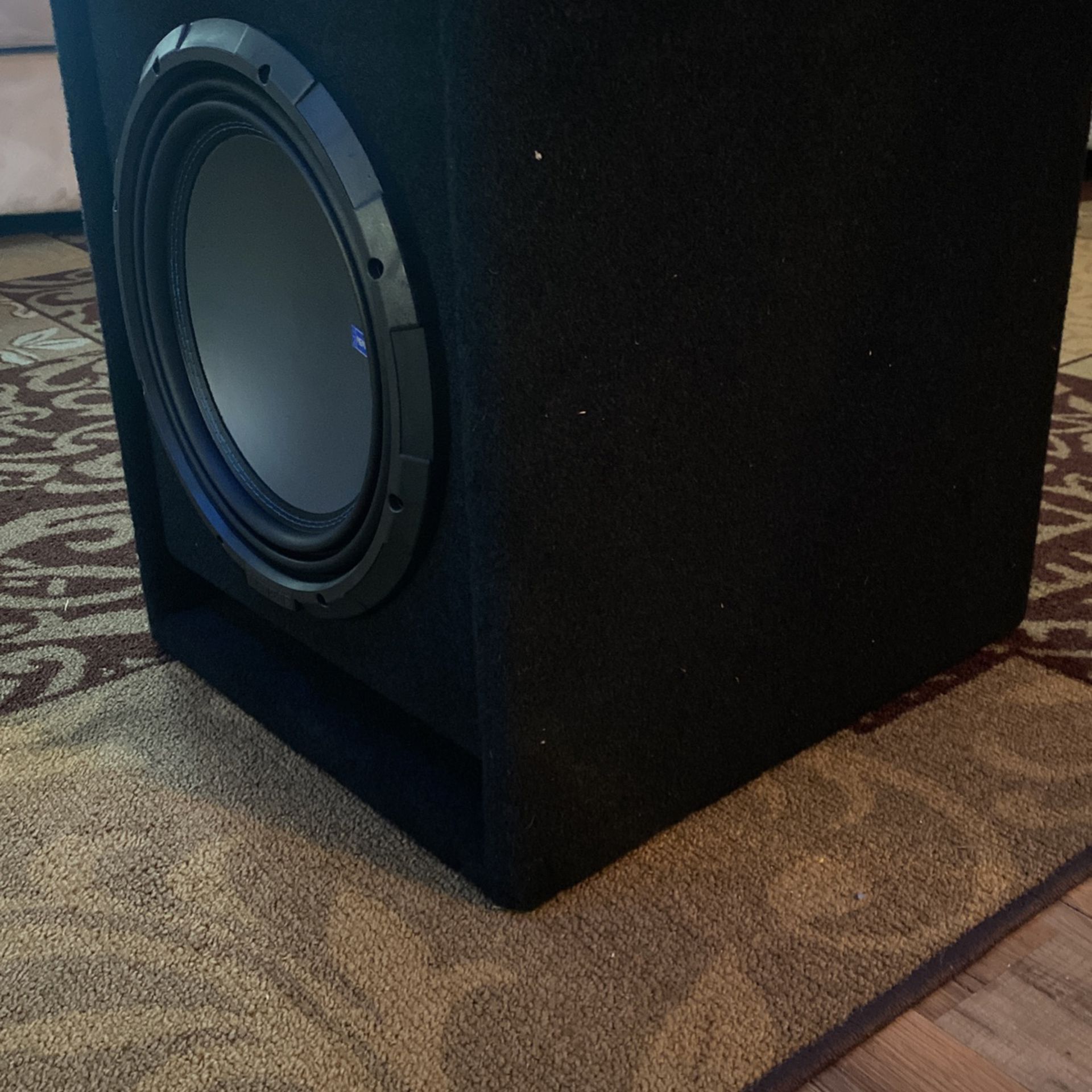 12 Inch Sub with Box, Amp, and Mesa 100AMP Circuit Breaker 