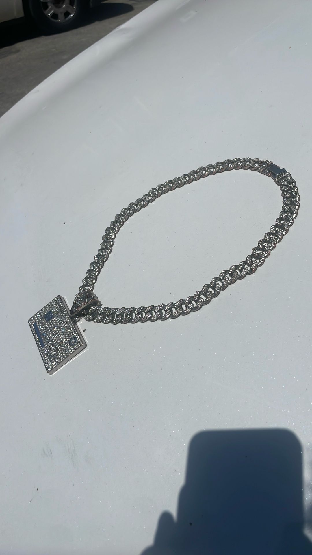 visa card VV’s chain