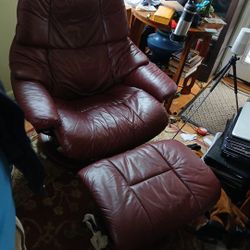 Leather Lounge Chair Recliner With Footstool Bergundy Colored Leather Quslity Comfortable Good Used Condition