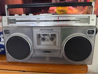 Retro cassette Bluetooth radio