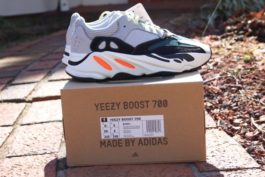adidas Yeezy Wave Runner 700 Solid Grey size 6.5 DS