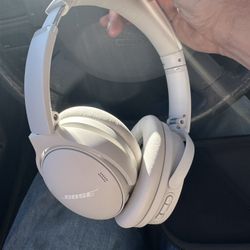 Bose Quiet Comfort Headphones (Retail 360$)