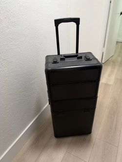 Professional Rolling Makeup Train Case – Black Organizer with Expandable Trays
