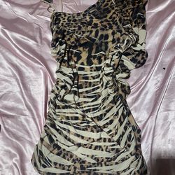 2000’s cheetah print mini dress 🤍