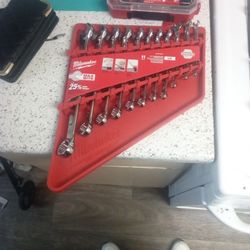 Milwaukee SAE Combination Wrench Set 11 PC. , And Milwaukee 8 PC. Multi Tool Blade Set 