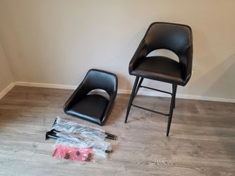 Brand New Unassembled_6 Black Faux Leather Barstools(Seat H26")