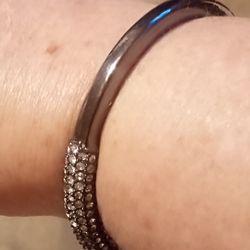 AVON mark I'M HOOKED BRACELET Hematite with Crystals LARGE