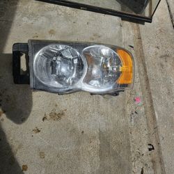 03 Dodge Ram Driver headlight