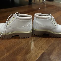 Brand New Timberland Women Platform Boots Size 6