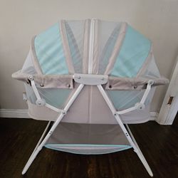 Baby bassinet Dream On Me
