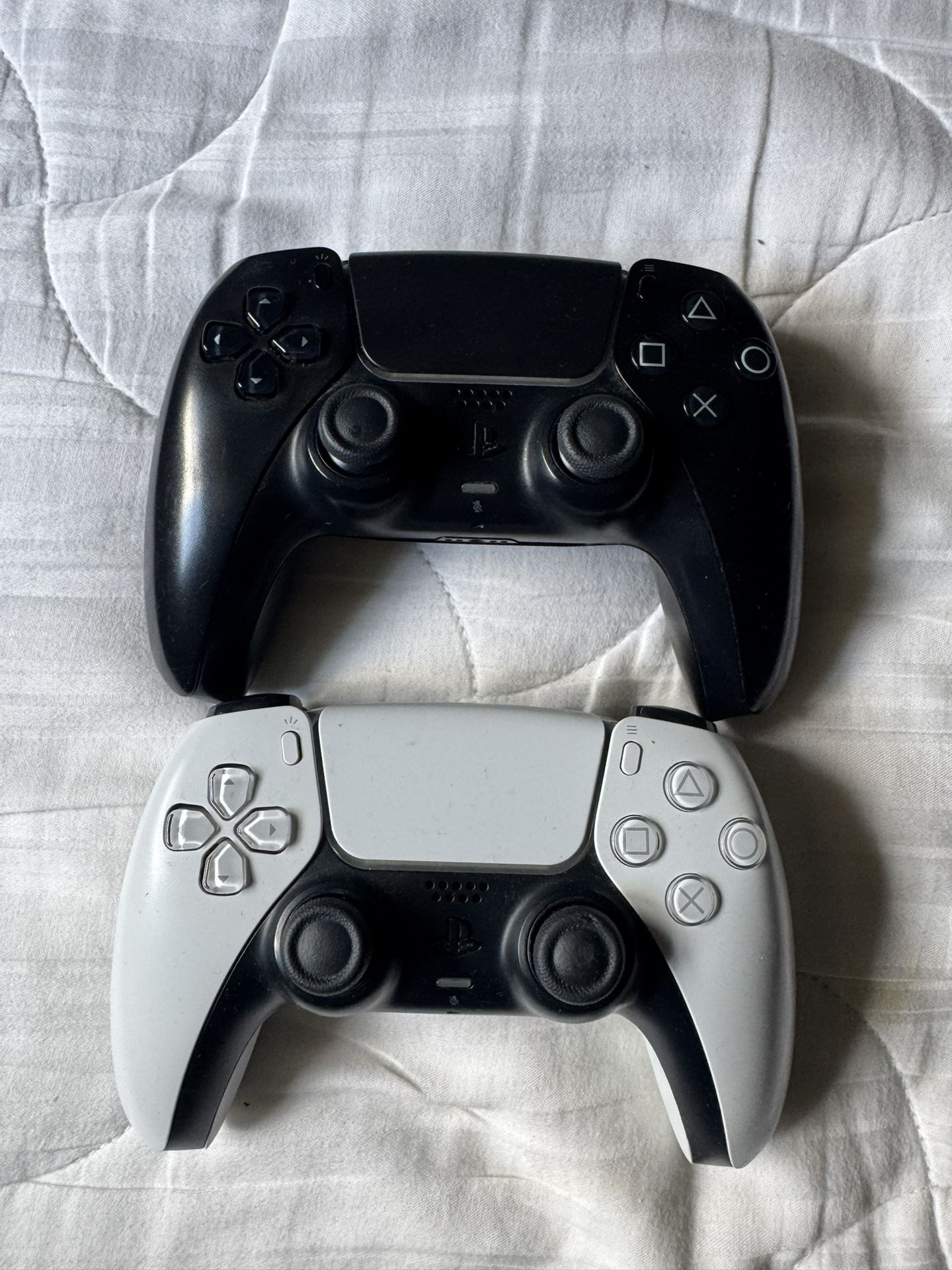 PLAYSTATION 5 CONTROLLER