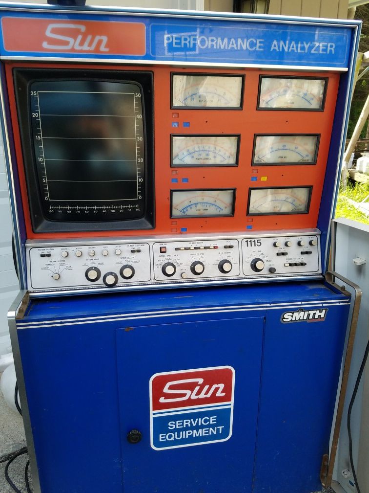 Sun engine analyzer, vintage 70's working engine analyzer for Sale in