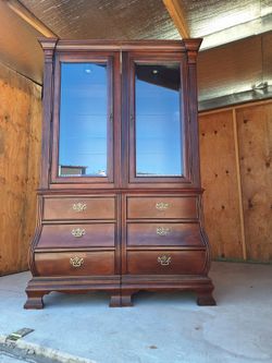 Antique Classic Cabinet 🥰$160 FIRM🥰