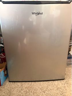 WHIRLPOOL MINI REFRIGERATOR