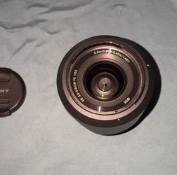 Sony FE 28-70mm f/3.5-5.6 OSS Lens