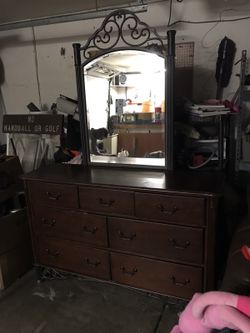 Beautiful dresser and mirror