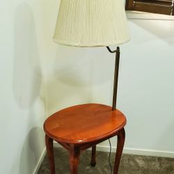 Vintage Queen Anne Style Lamp Table Tray Table Lamp