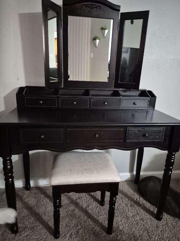 Vanity With Stool