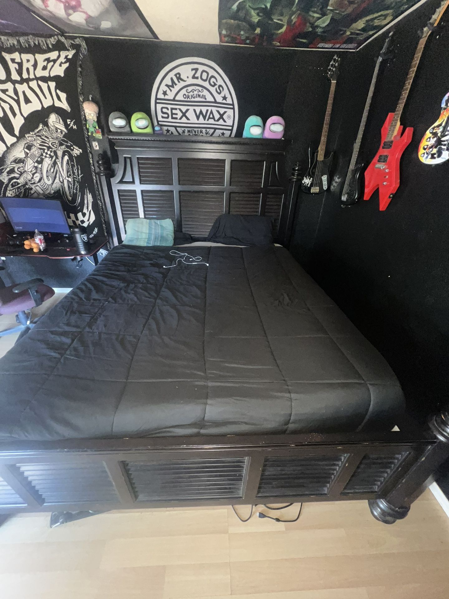 Tommy Bahama Cali King Bed Frame