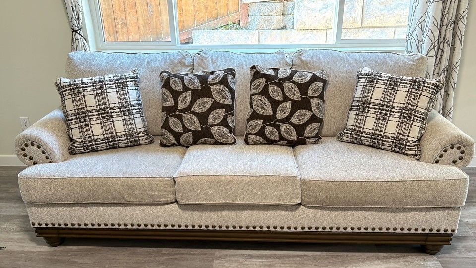 Ashley Harelson Set Couch And Loveseat