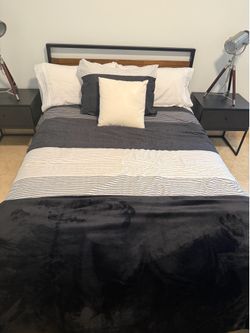 Full size bed with mattress