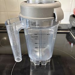 Vitamix 32 Ounce Dry Container