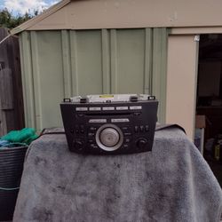 Car Stereo System  A N  F M CD  player 