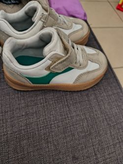 Carter's toddler shoes