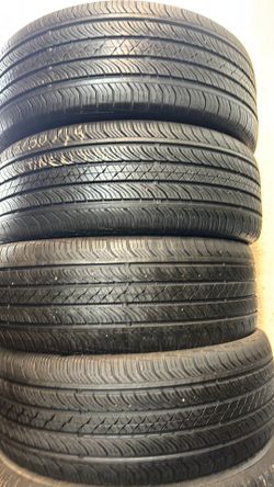 Set or tires (4) 235-50-19 continental