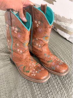 Girls cowgirl boots